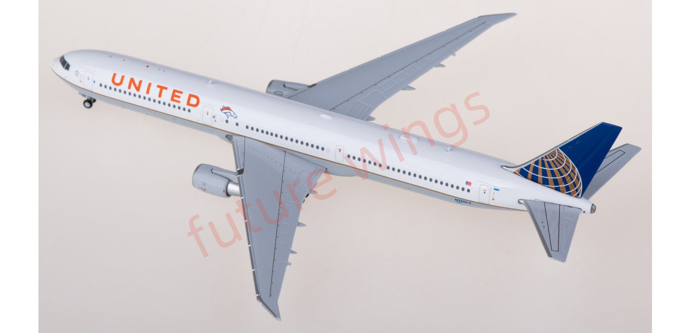 1:400 JC Wings LH4367 United Airlines Boeing 767-400ER N76064 Aircraft Model+Free Tractor