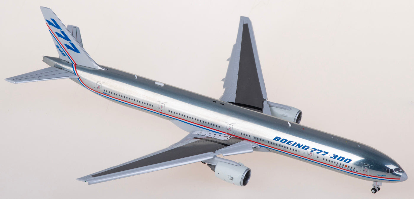 1:400 JC Wings XX40220A Boeing 777-300 N5014K "Flaps Down" Aircraft Model+Free Tractor
