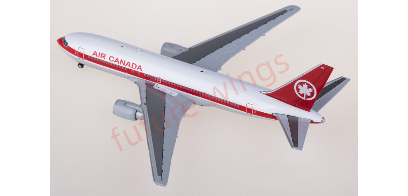 1:400 JC Wings XX40042 Air Canada Boeing 767-200ER C-GAUB Aircraft Model+Free Tractor