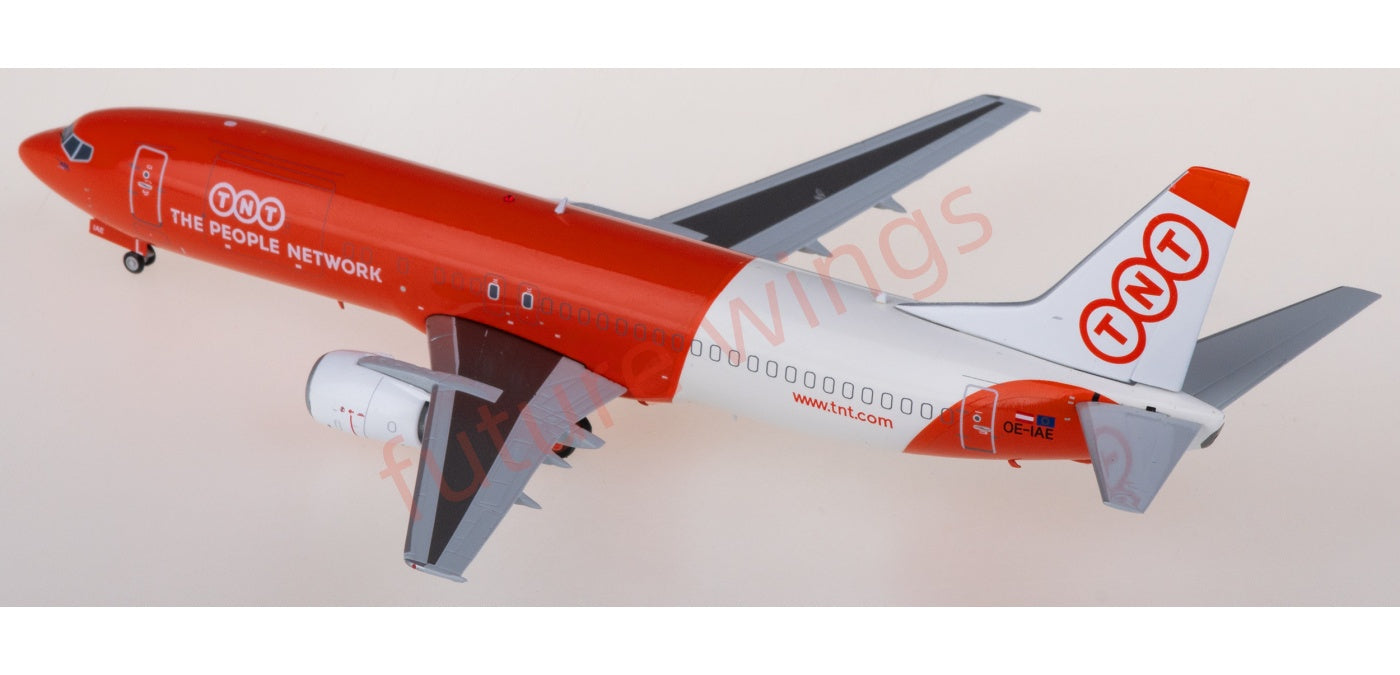 1:200 JC Wings XX20136 TNT Boeing 737-400 OE-IAE Diecast Model With Stand