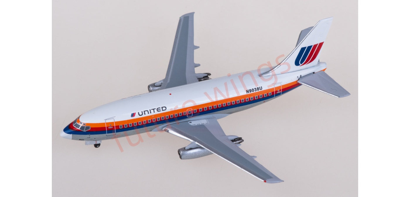 1:400 AeroClassicsAC411372 United Airlines Boeing 737-200 N9038U Aircraft Model+Free Tractor