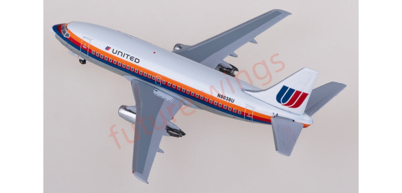 1:400 AeroClassicsAC411372 United Airlines Boeing 737-200 N9038U Aircraft Model+Free Tractor