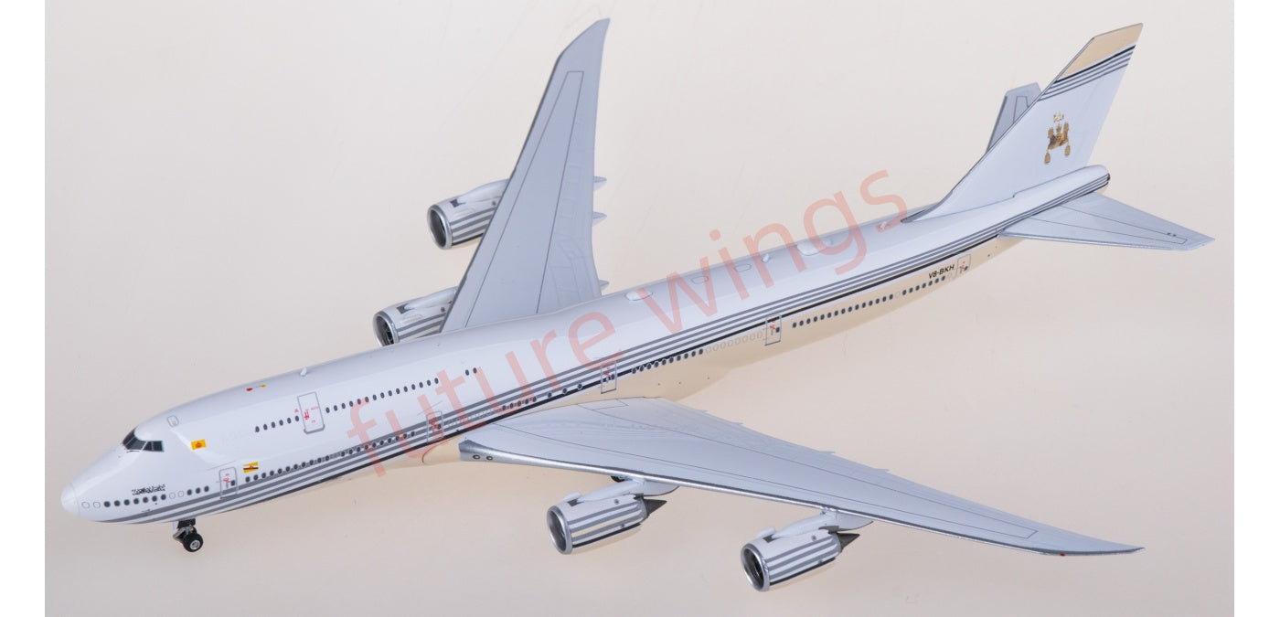 1:400 Phoenix PH11947 Brunei Government Boeing 747-8 V8-BKH Aircraft Model+Free Tractor