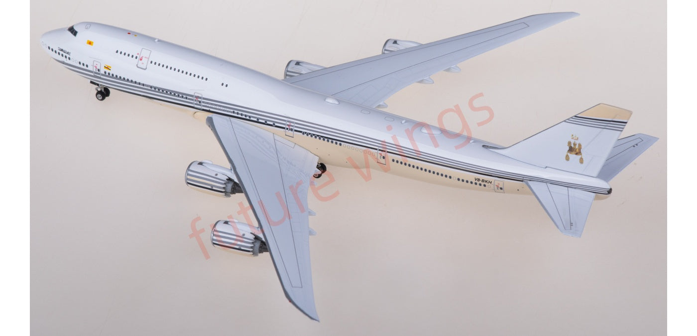 1:400 Phoenix PH11947 Brunei Government Boeing 747-8 V8-BKH Aircraft Model+Free Tractor