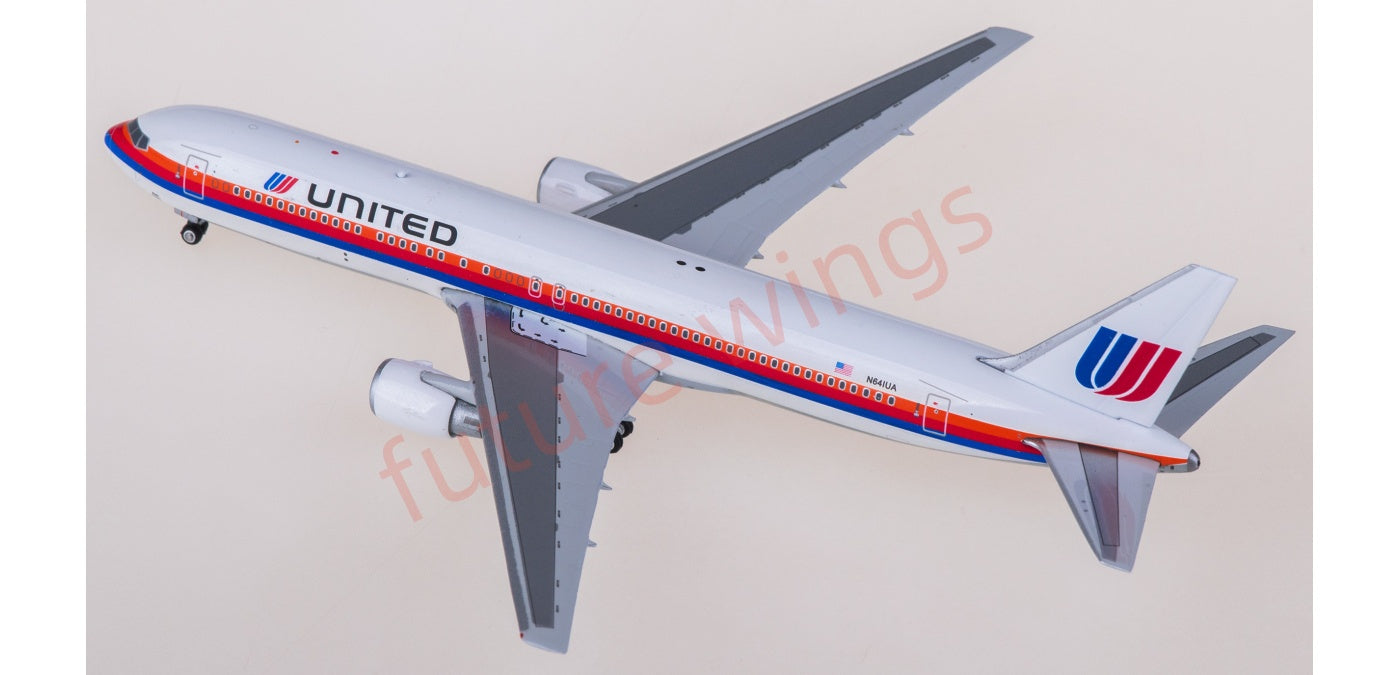 1:400 Phoenix PH04617 United Airlines Boeing 767-300ER N641UA Aircraft Model+Free Tractor
