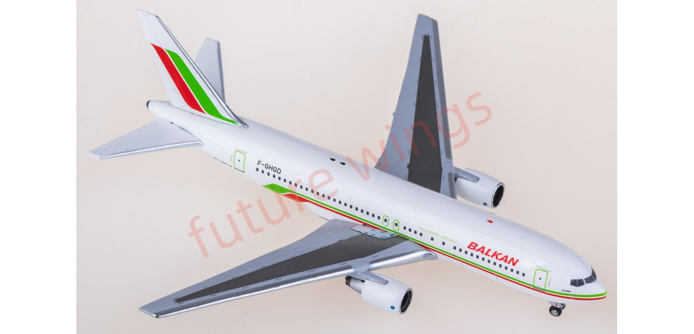 1:400 AeroClassics AC411399 Balkan Bulgarian Airlines Boeing 767-200 F-GHGD Aircraft Model+Free Tractor