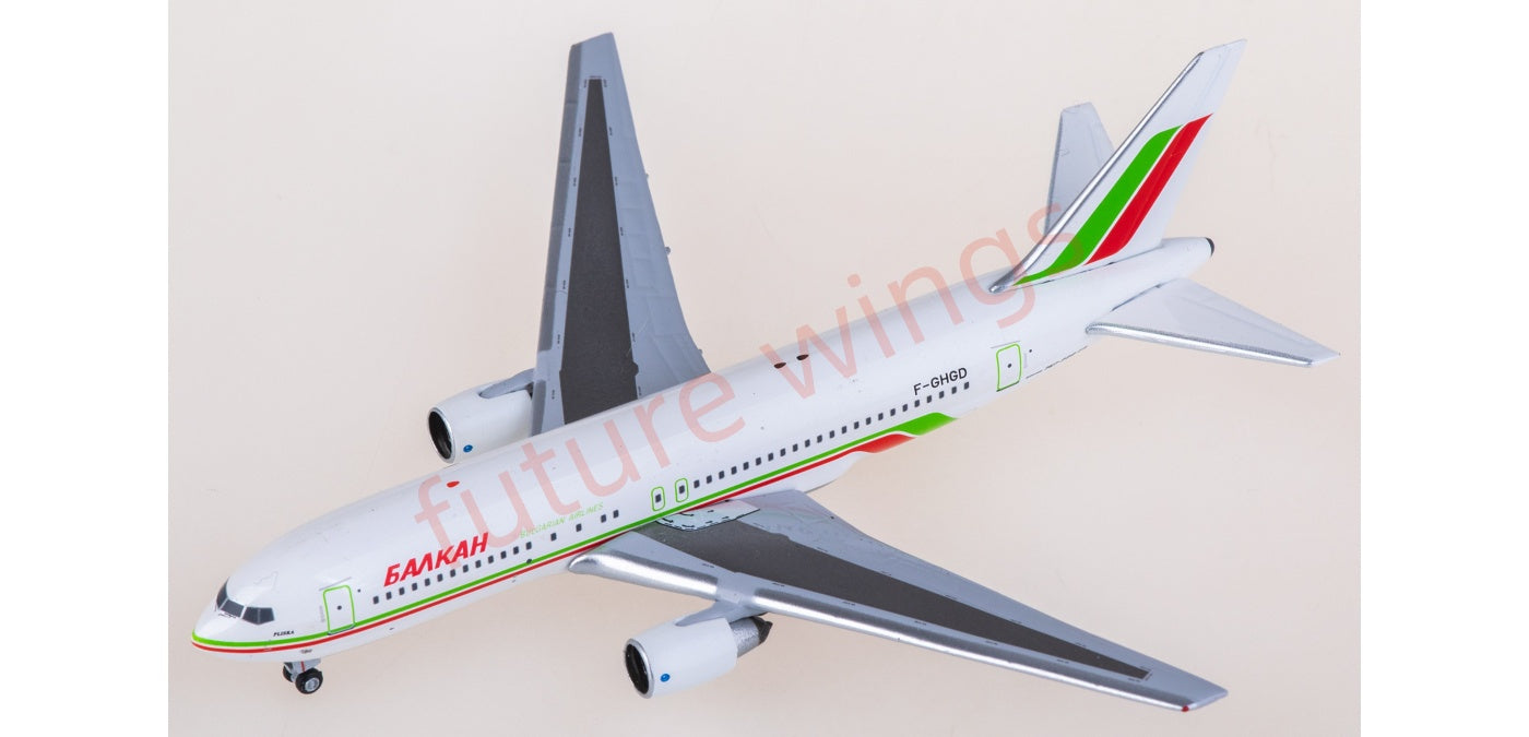 1:400 AeroClassics AC411399 Balkan Bulgarian Airlines Boeing 767-200 F-GHGD Aircraft Model+Free Tractor