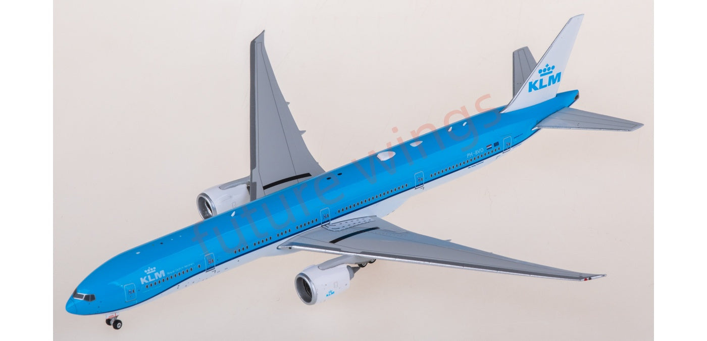 1:400 Phoenix PH11978 KLM Boeing 777-300ER PH-BVD Aircraft Model+Free Tractor