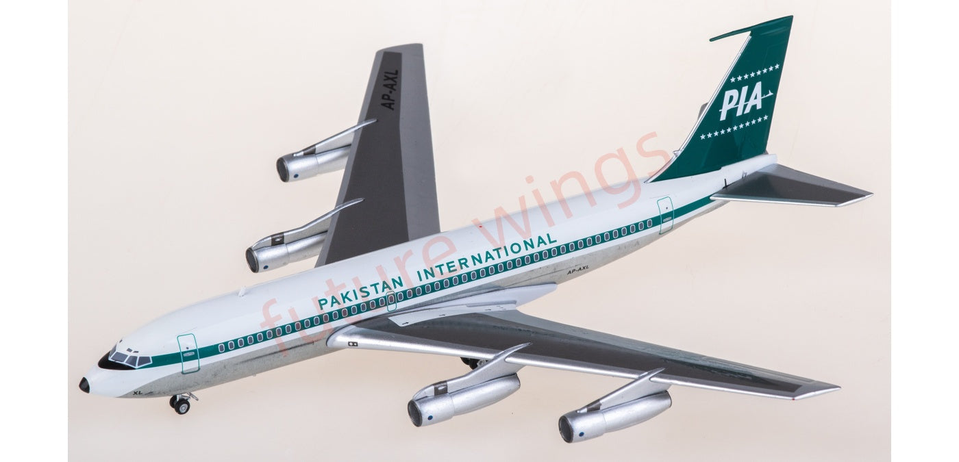 1:200 AeroClassics AC211186A PIA Boeing 720B AP-AXL Aircraft Model