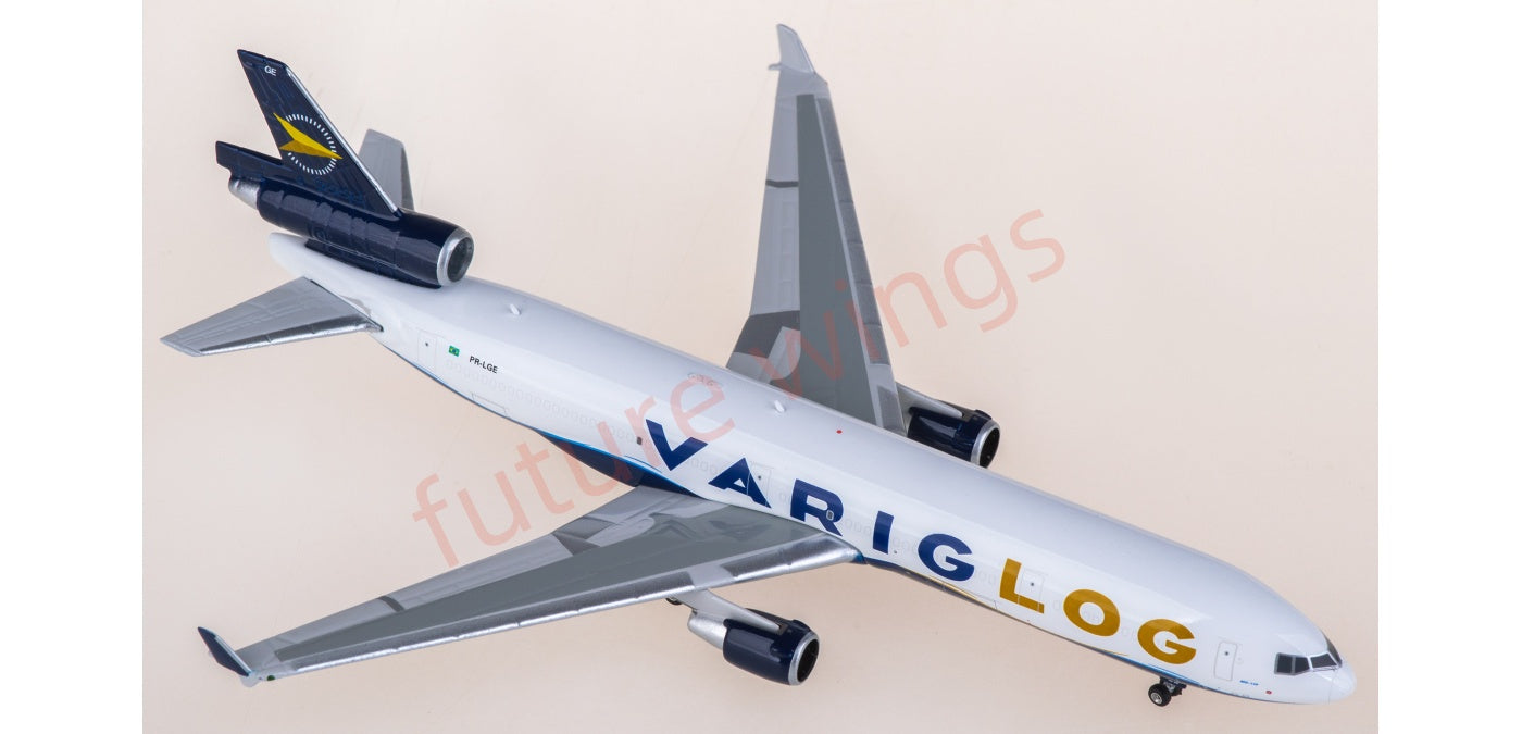 1:400 Phoenix PH11995 VARIG McDonnell Douglas MD-11 PR-LGE Aircraft Model+Free Tractor