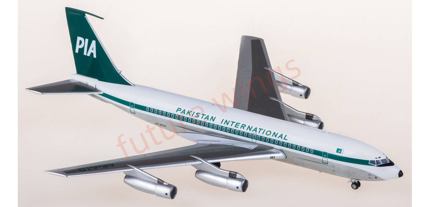 1:200 AeroClassics AC211186B PIA Boeing 720B AP-ATQ Aircraft Model