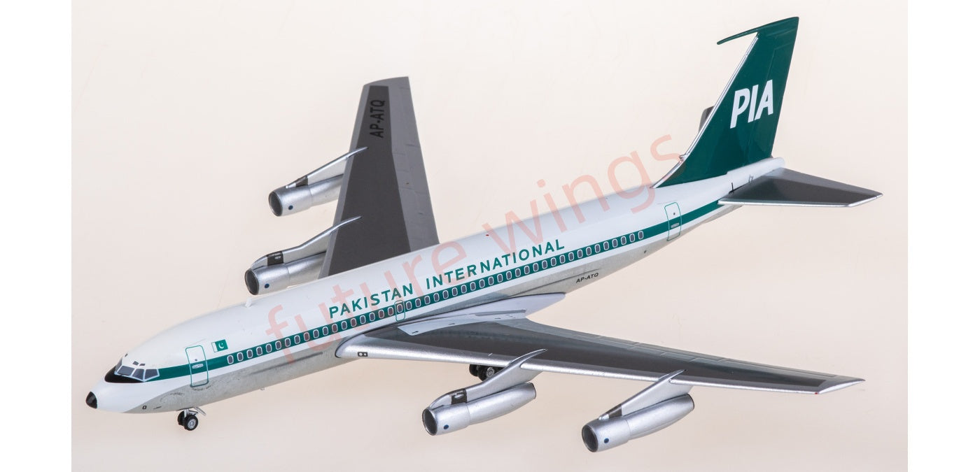 1:200 AeroClassics AC211186B PIA Boeing 720B AP-ATQ Aircraft Model