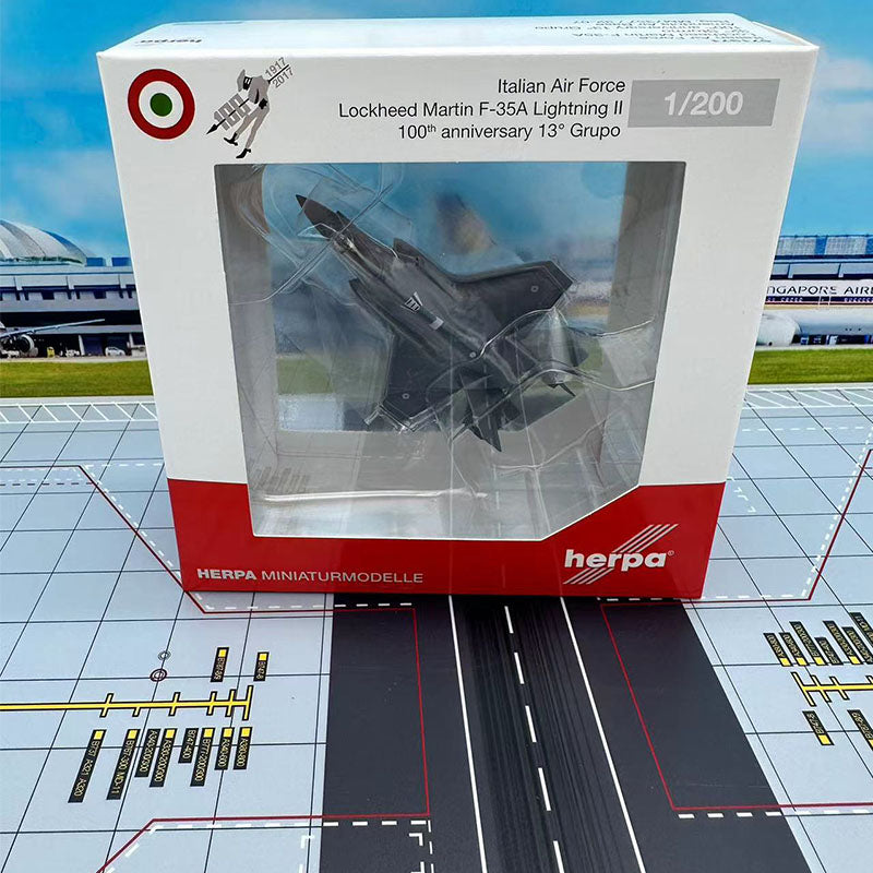 1:200 Herpa Lockheed Martin F-35A (Italian Air Force /JAPAN) Model