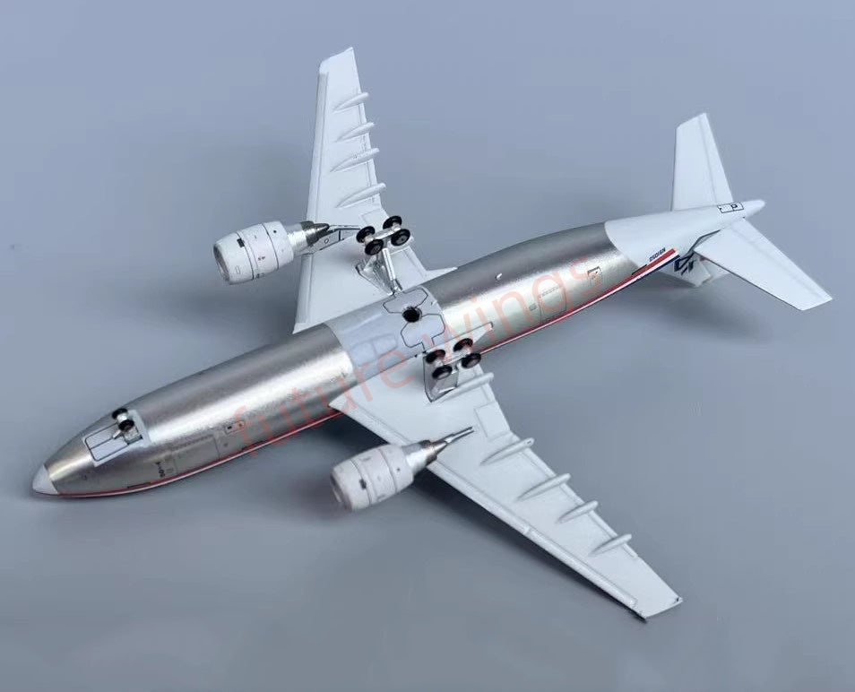 1:400 Z² Model American Airlines A300-600R N91050 Aircraft Model+Free Tractor