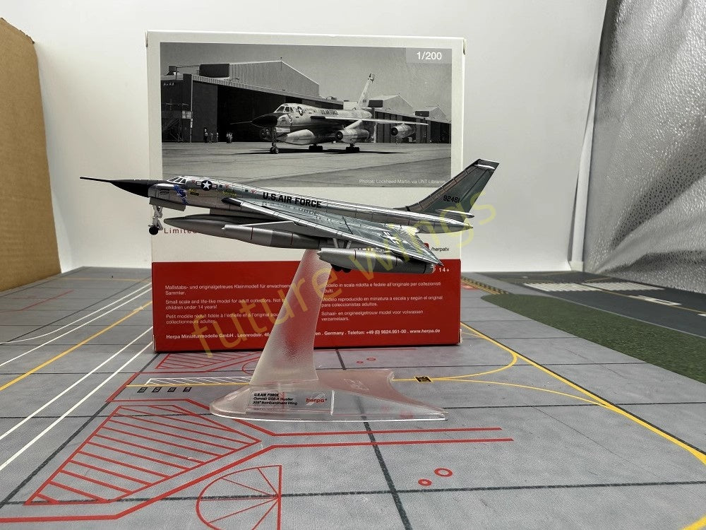 1:200 Herpa Wings 572736 USAF B-58A(59-2461)Diecast Aircraft Model