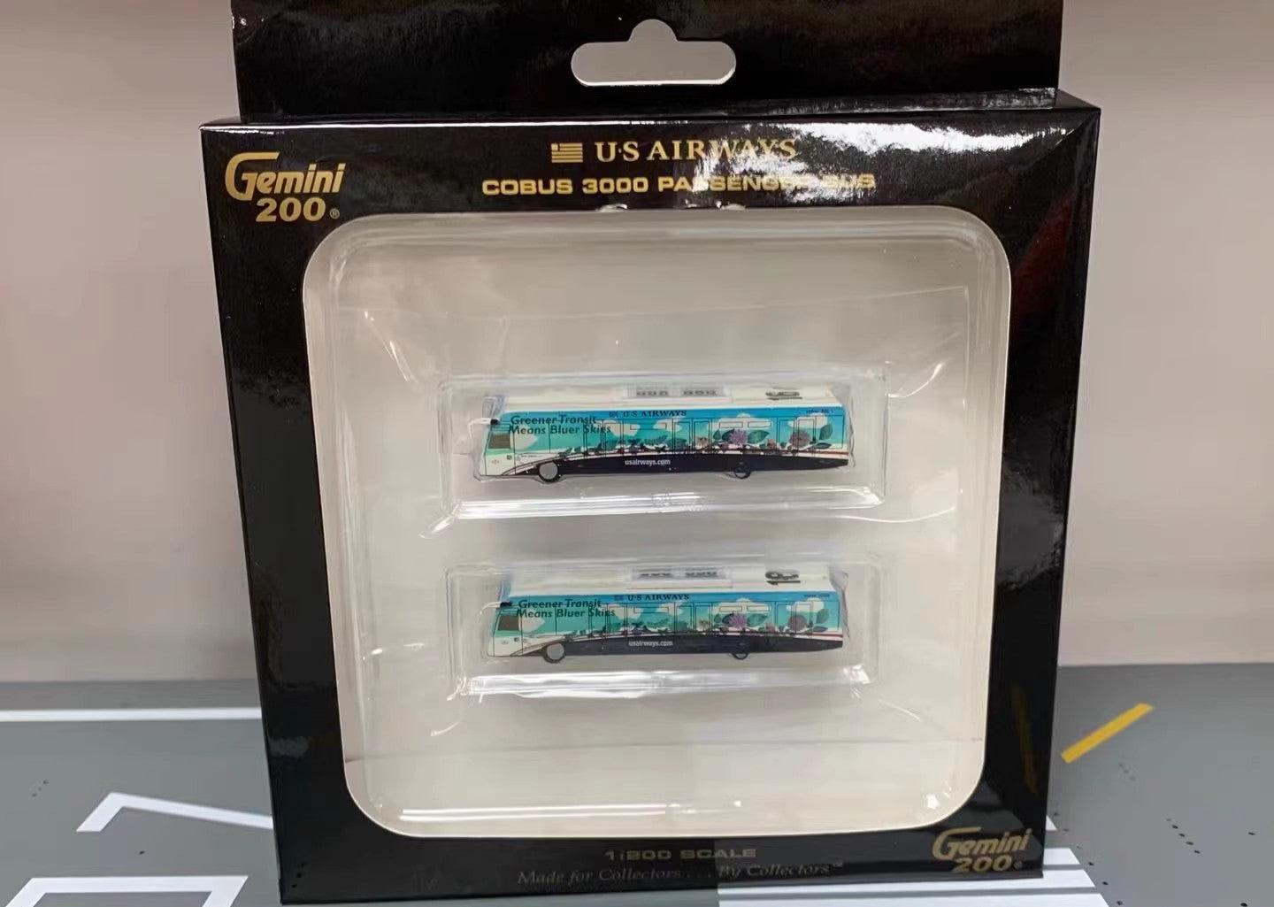 1:200 Geminijets G2USA574 Airport Passenger Bus Cobus 3000 2in1 Set(US Airways)