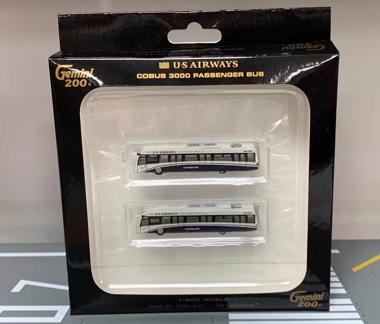 1:200 Geminijets G2USA573 Airport Passenger Bus Cobus 3000 2in1 Set(US Airways)