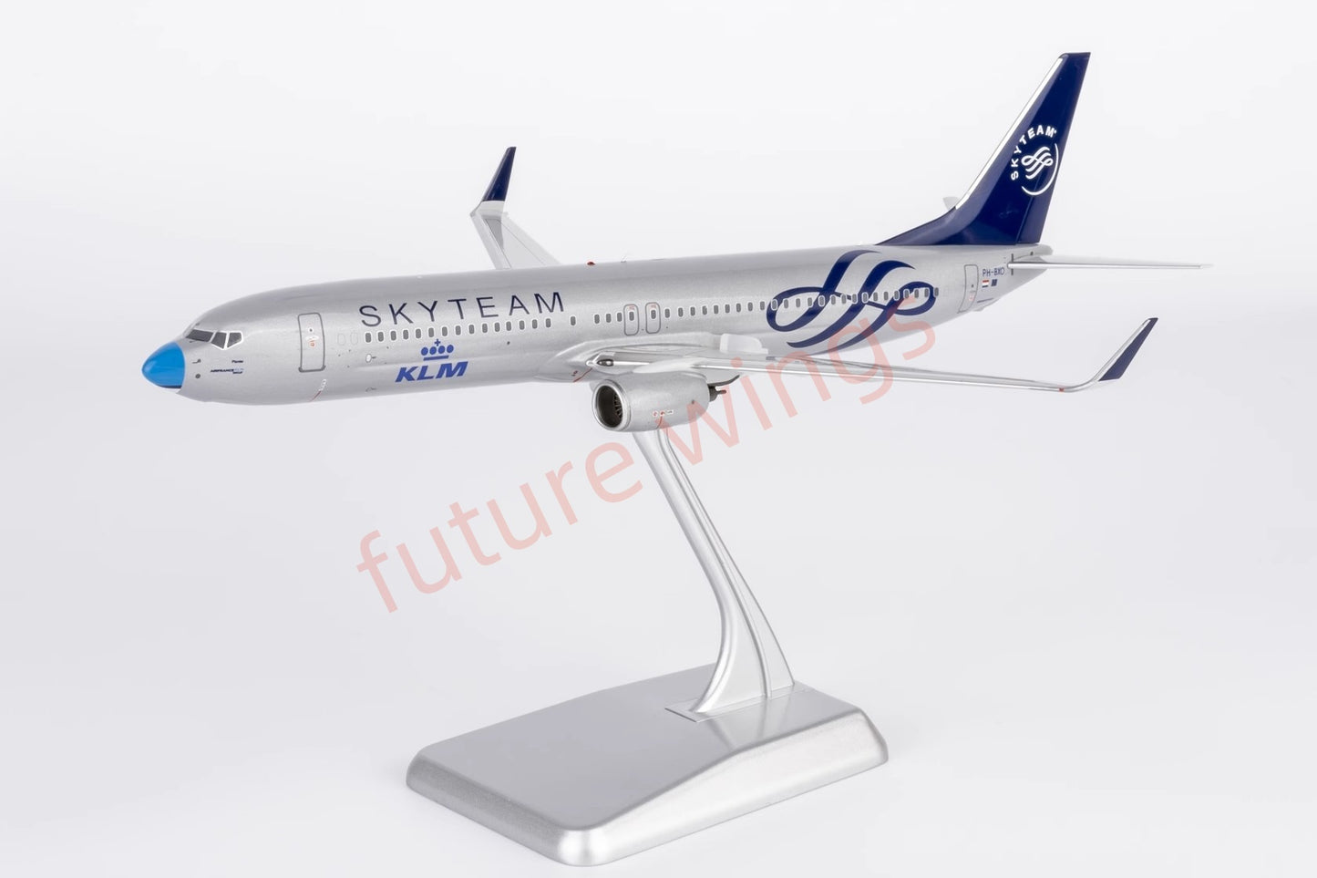 1:200 NG Models NG09005 KLM B737-900ER PH-BXO "Blue Nose" Aircraft Model