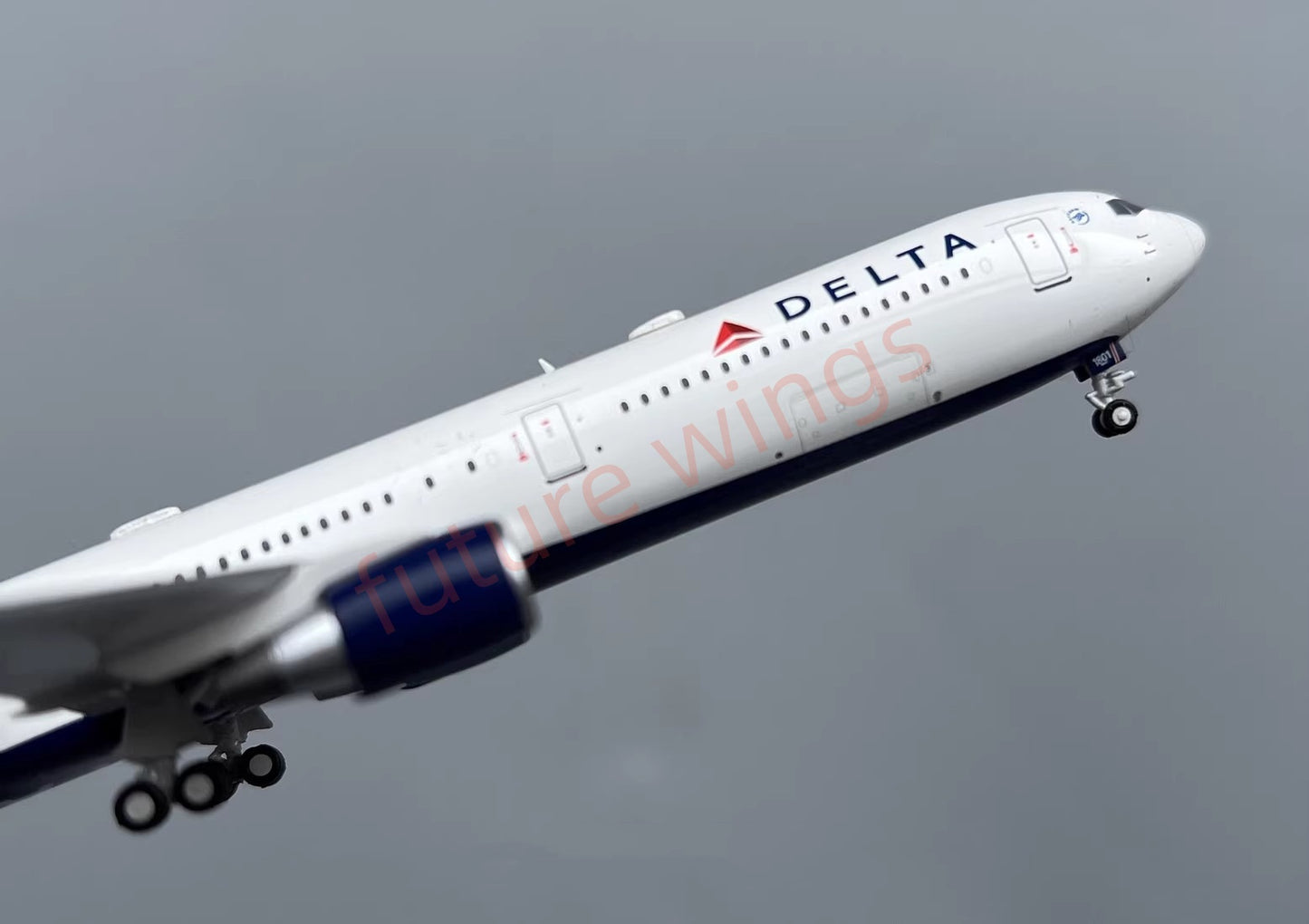 1:400 PandaModel Delta Airlines B767-400 N825MH Aircraft Model+Free Tractor
