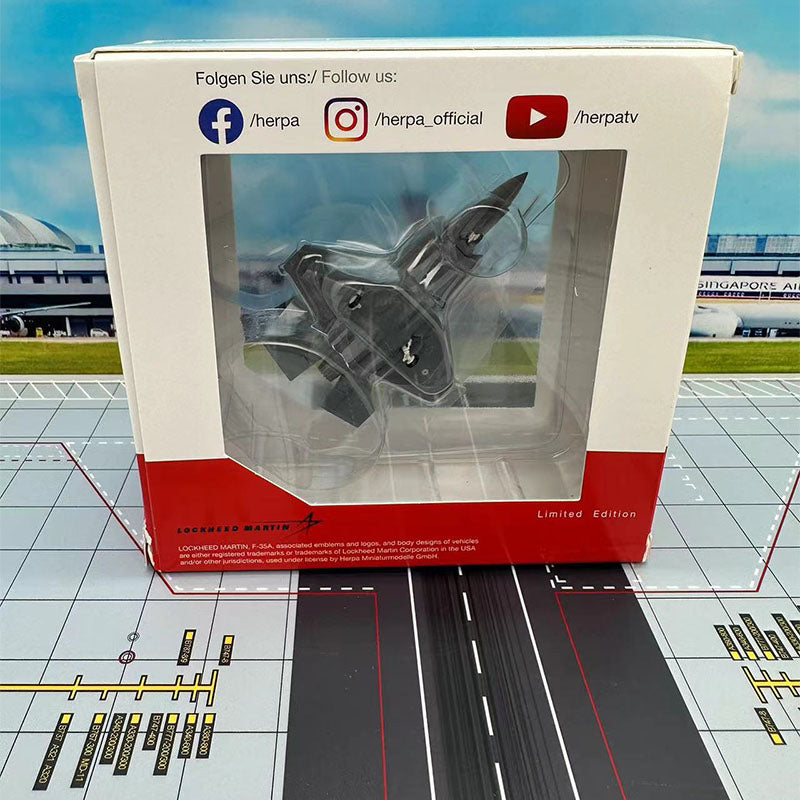 1:200 Herpa Lockheed Martin F-35A (Italian Air Force /JAPAN) Model