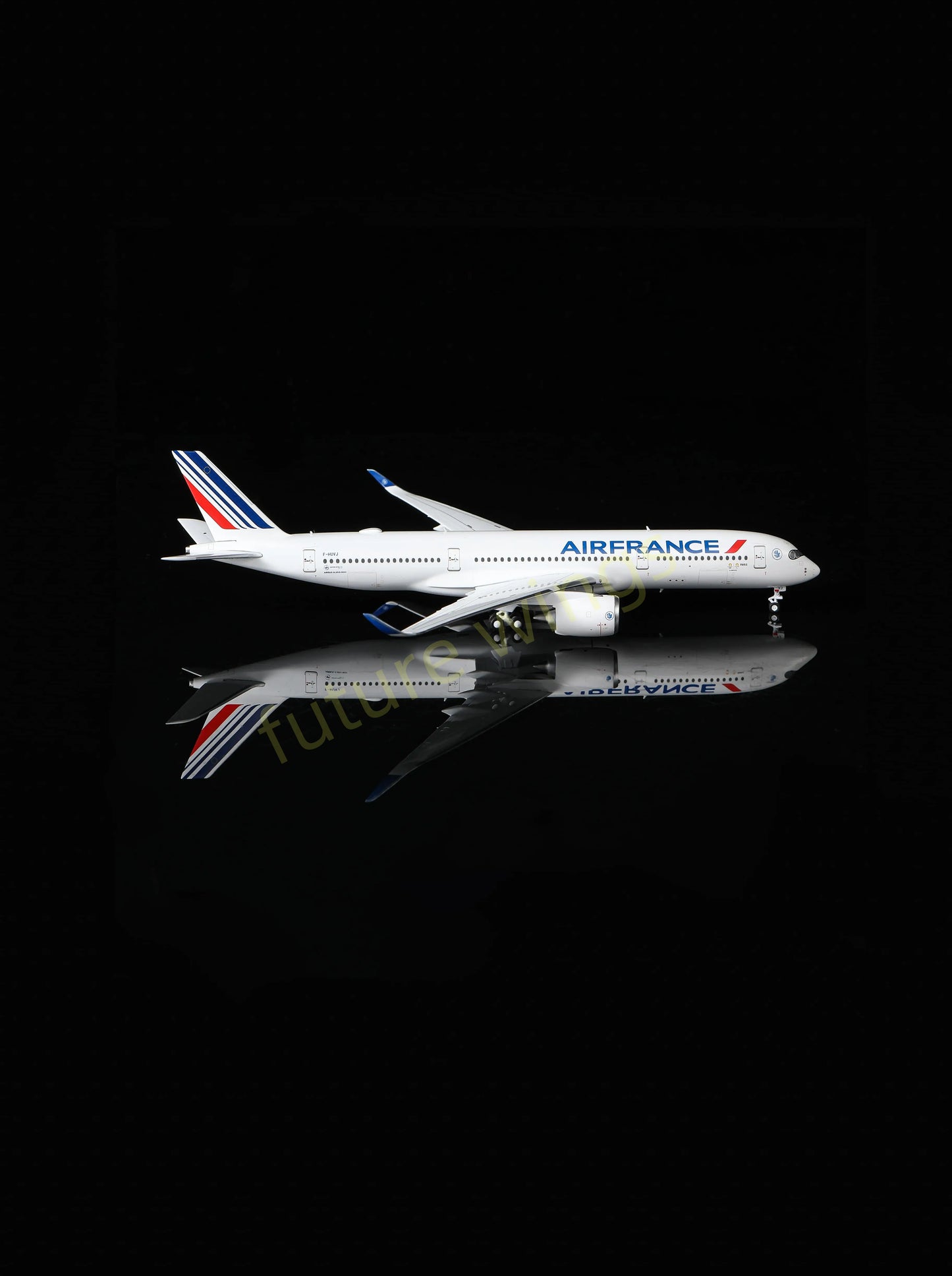 1:400 AeroPolaris 3590002 Air France A350-900 F-HUVJ Aircraft Model+Free Tractor