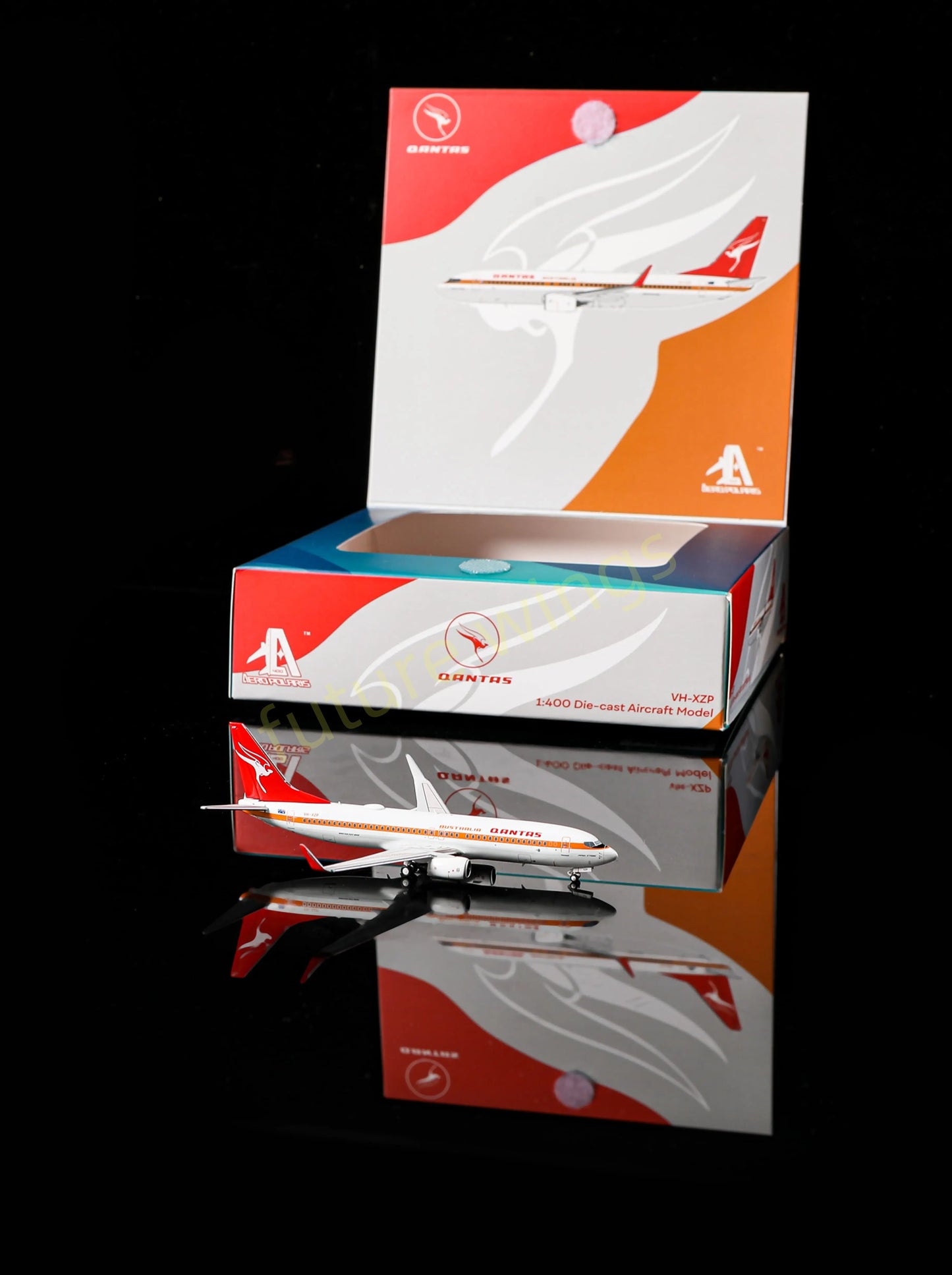 1:400 AeroPolaris 7380012 Qantas Airways B737-800 VH-XZP Aircraft Model+Free Tractor