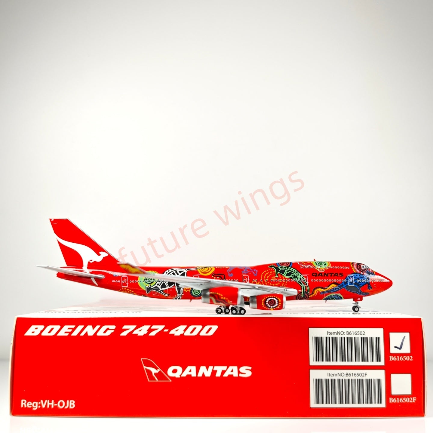 1:400 HX Models Qantas Airways B747-400 VH-OJB Aircraft Model Free Tractor +Stand