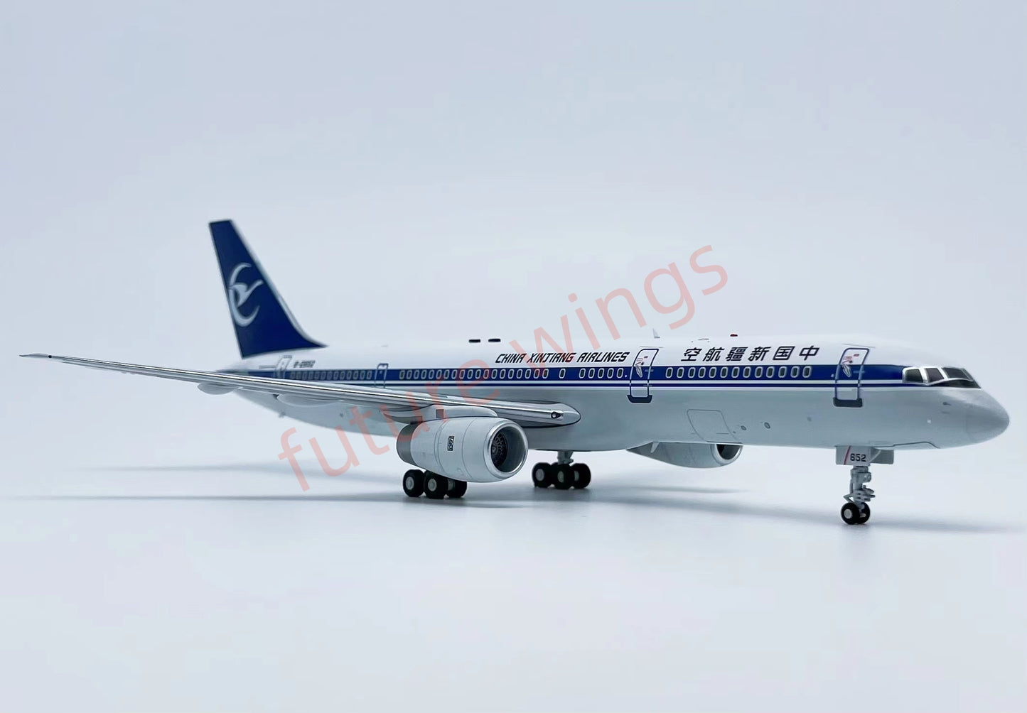 1:200 InFlight200* China XingJiang Airlines B757-200 B-2852 Aircraft Model