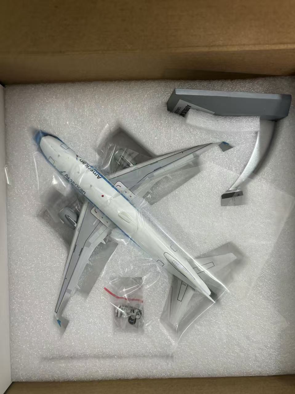 1:200 InFlight200 American Airlines A319 N744P "Piedmont" Aircraft Model