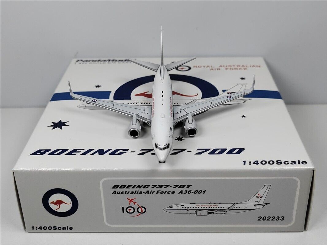 1:400 PandaModel Australia Air Force Boeing 737-700 A36-001 +FreeTractor