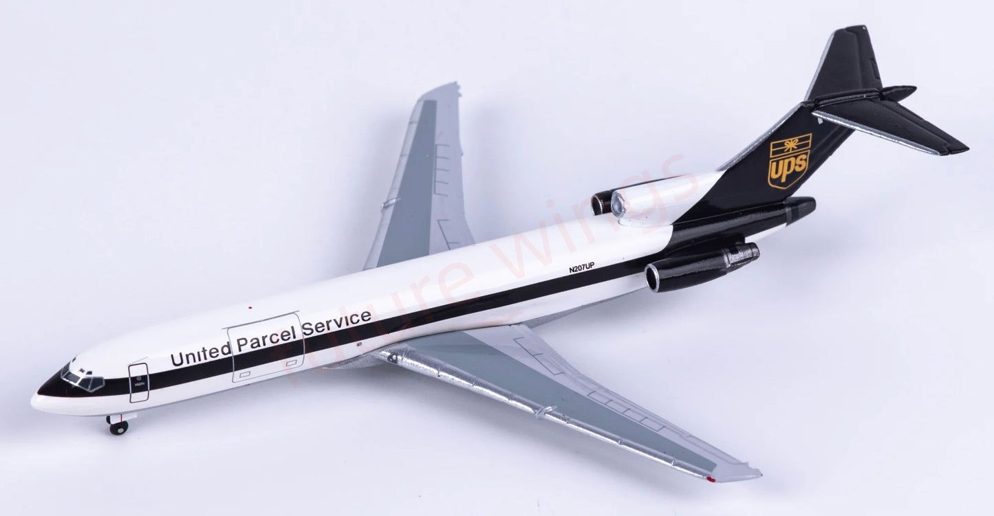 1:400 AeroClassics AC411558 UPS B727-200 N207UP Aircraft Model+Free Tractor