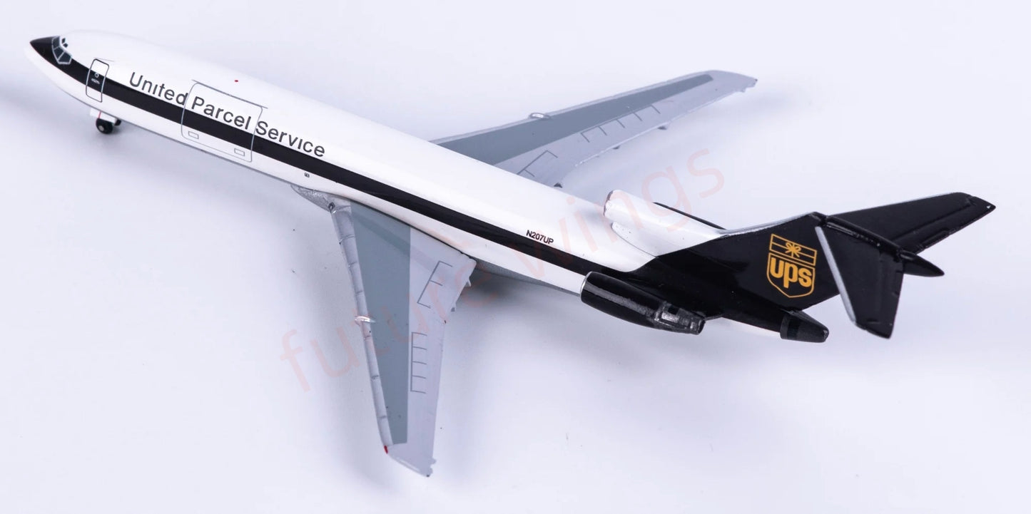 1:400 AeroClassics AC411558 UPS B727-200 N207UP Aircraft Model+Free Tractor