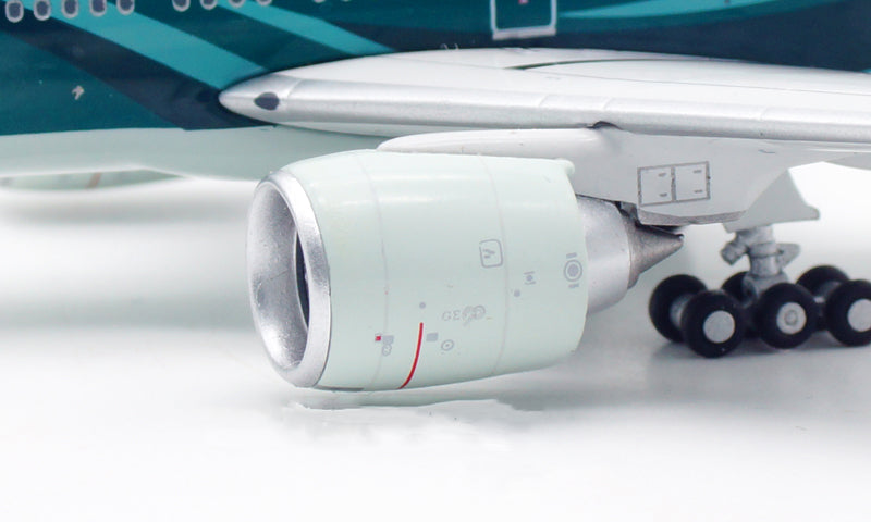 1:400 Aviation400 Cathay Pacific B777-300ER B-KPF "Asia's World City" Tractor+Stand