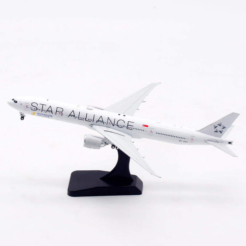 1:400 Aviation400 Singapore Airlines B777-300ER 9V-SWJ "Star Alliance" Free Tractor+Stand