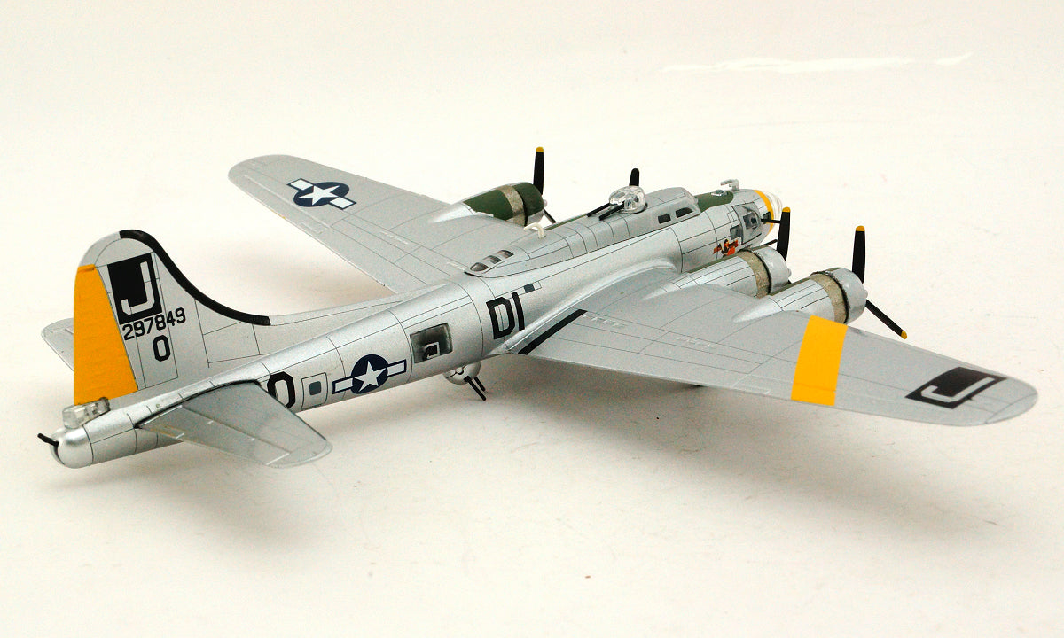 1:200 Hogan Wings HG5965 USAAC US Army Aviation Corps Boeing B17G  (Liberty Belle)