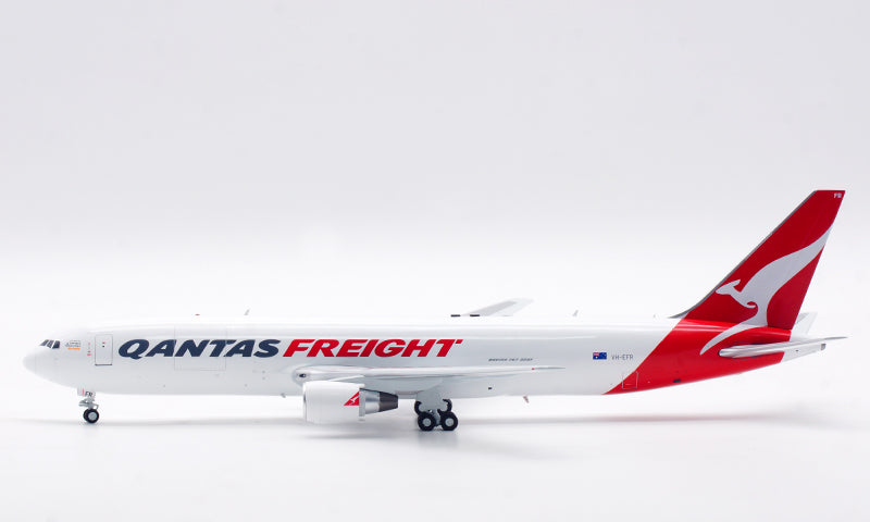 1:200 InFlight200 Qantas Cargo B767-300F VH-EFR Diecast Model With Stand