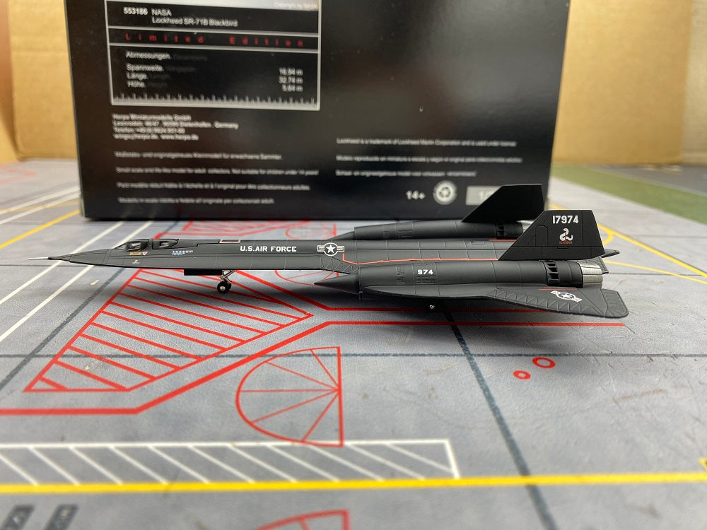 1:200 Herpa Wings USAF SR 71 Blackbird Diecast Aircraft Model