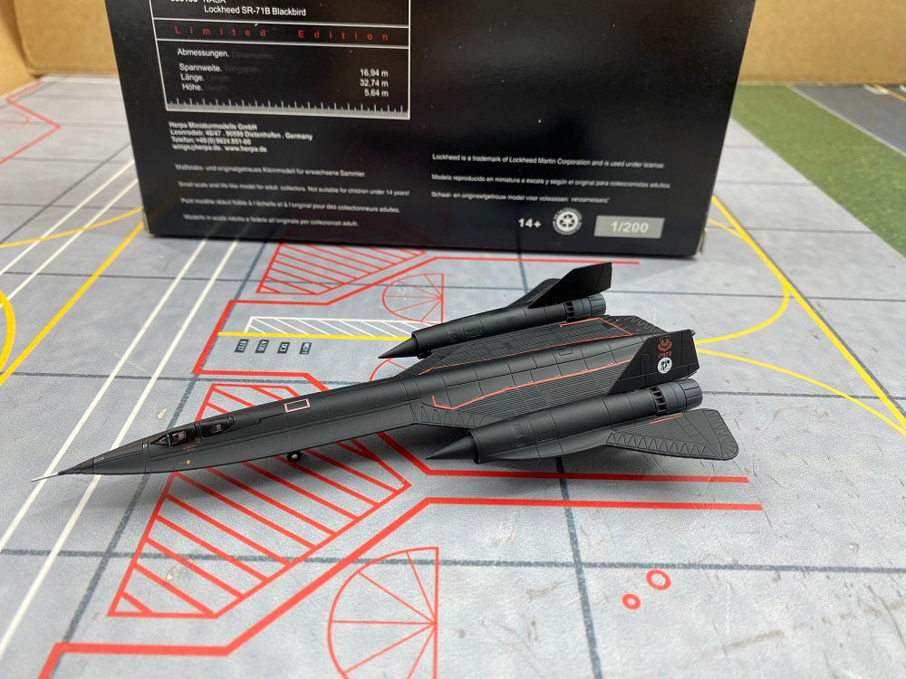 1:200 Herpa Wings USAF SR 71 Blackbird Diecast Aircraft Model