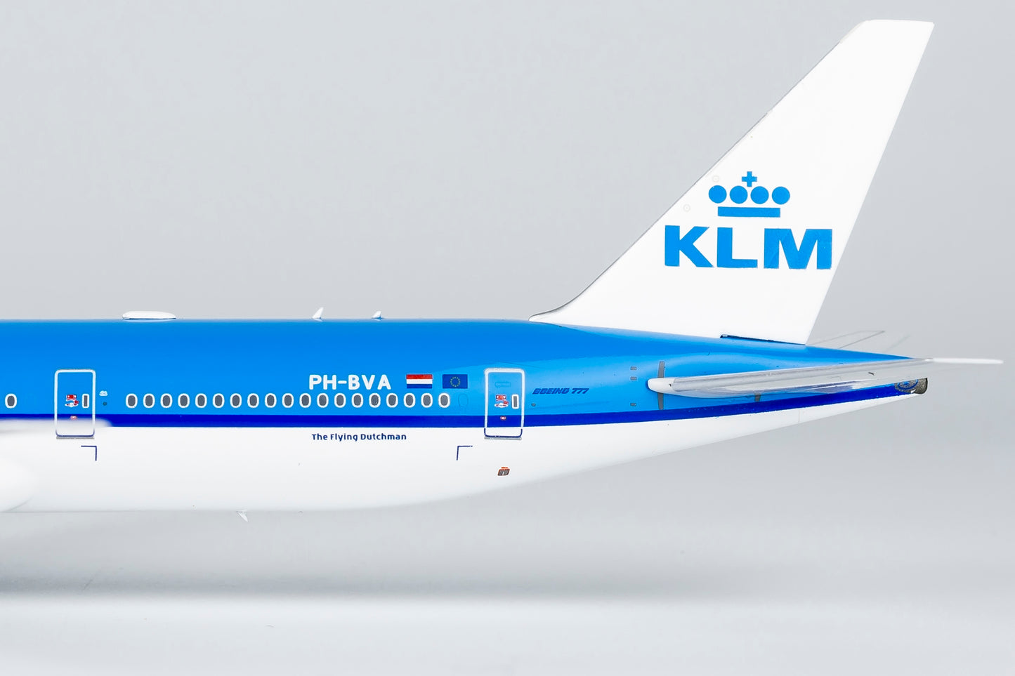 1:400 NG Models NG73043 KLM Boeing 777-300ER PH-BVA "100YEARS" Aircraft Model+Free Tractor