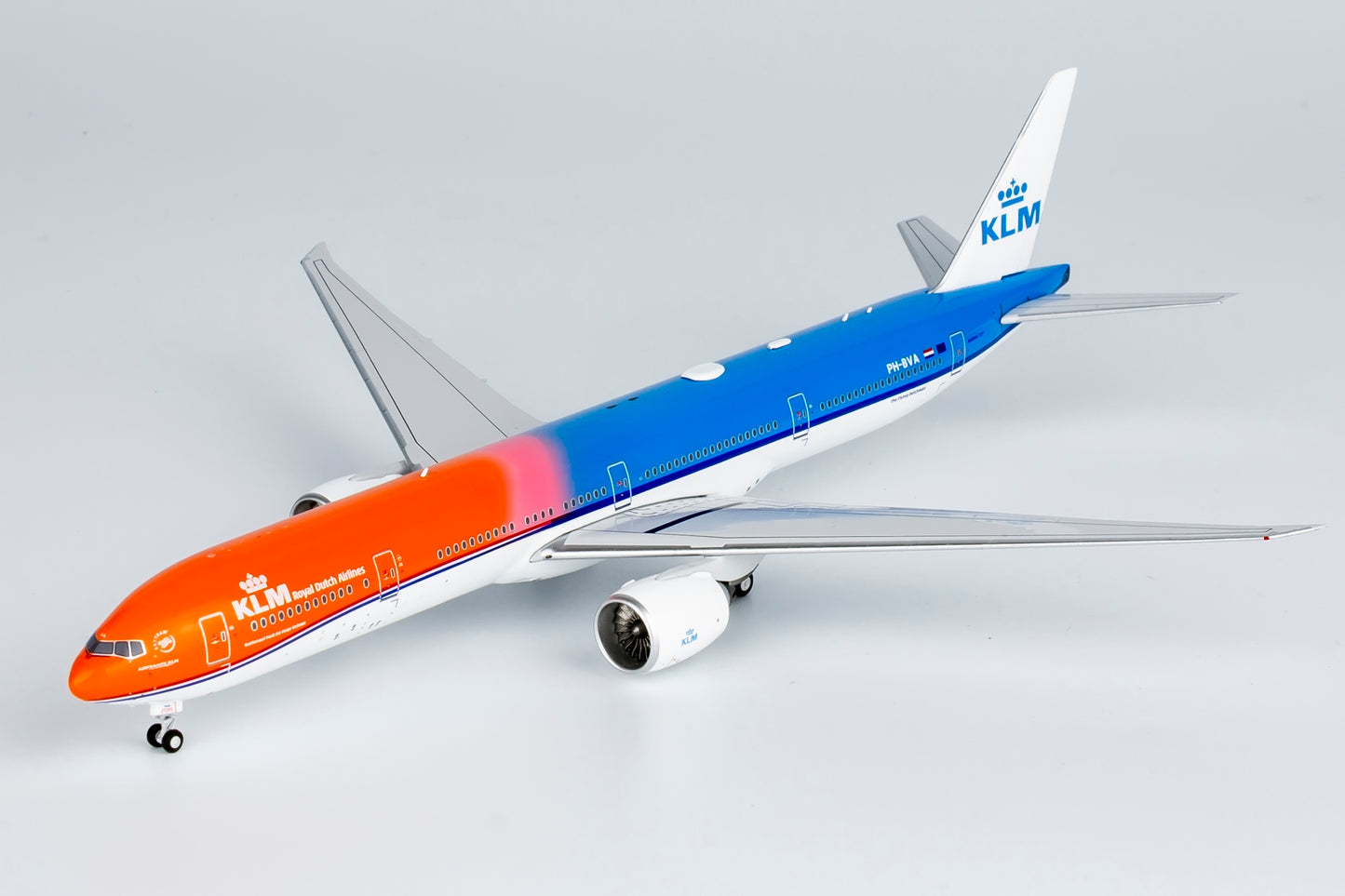 1:400 NG Models NG73041 KLM Boeing 777-300ER PH-BVA Aircraft Model+Free Tractor