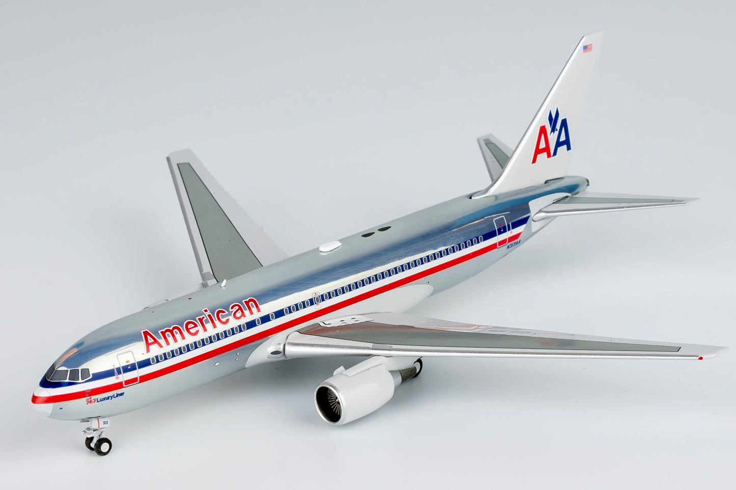 1:400 NG Models NG16001 American Airlines Boeing 767-200 N313AA Aircraft Model+Free Tractor