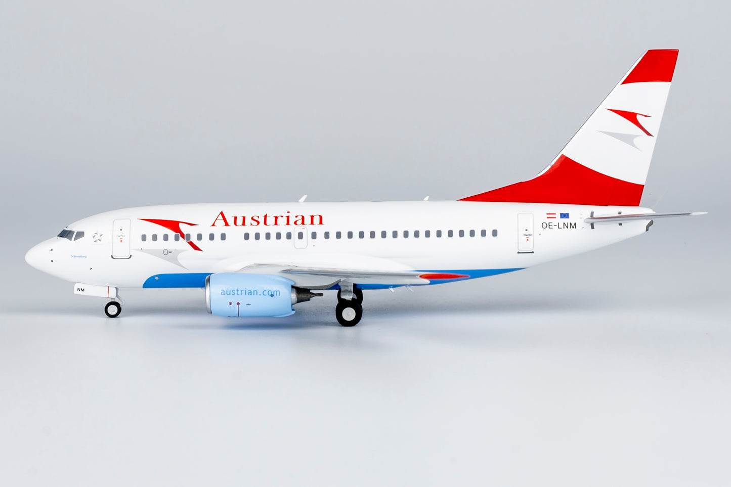 1:200 NG Models NG06007 Austrian Airlines Boeing 737-600 OE-LNM Aircraft Model