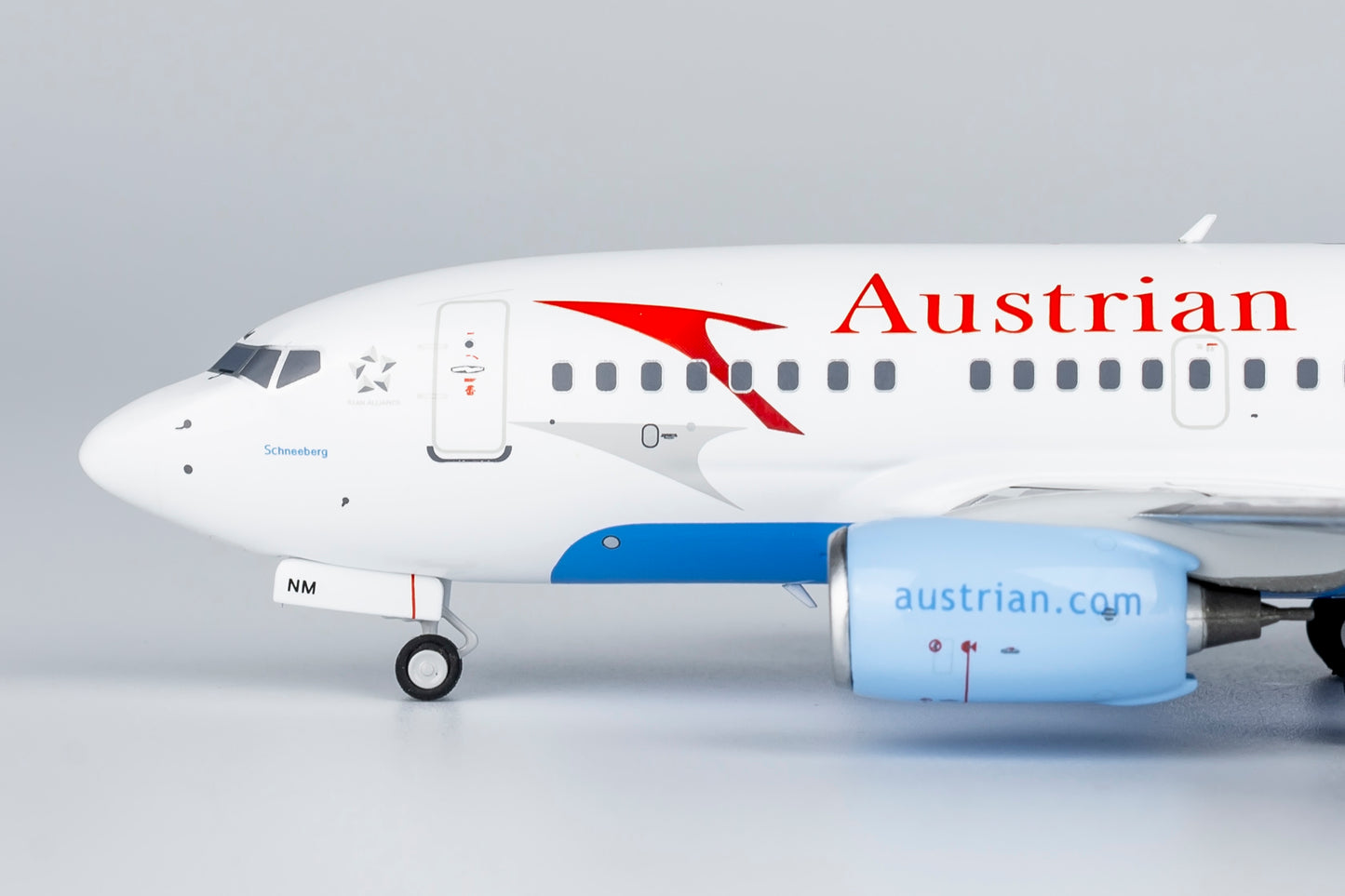 1:200 NG Models NG06007 Austrian Airlines Boeing 737-600 OE-LNM Aircraft Model