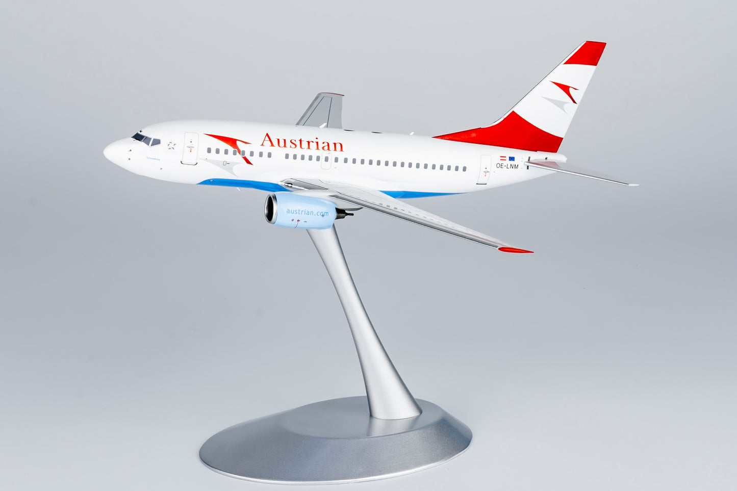 1:200 NG Models NG06007 Austrian Airlines Boeing 737-600 OE-LNM Aircraft Model