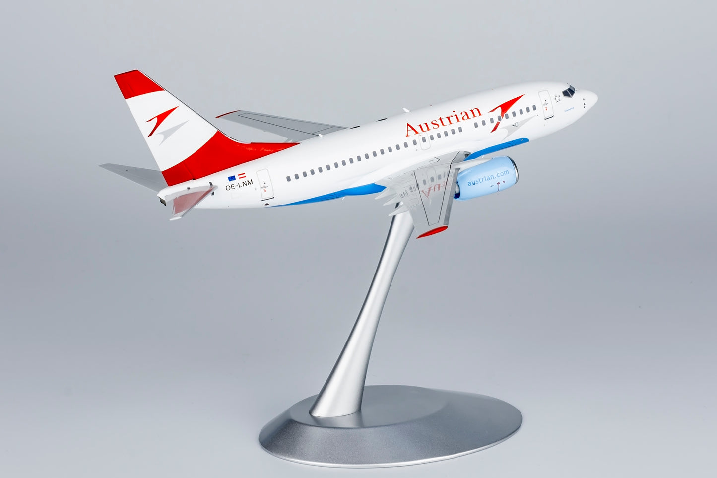 1:200 NG Models NG06007 Austrian Airlines Boeing 737-600 OE-LNM Aircraft Model