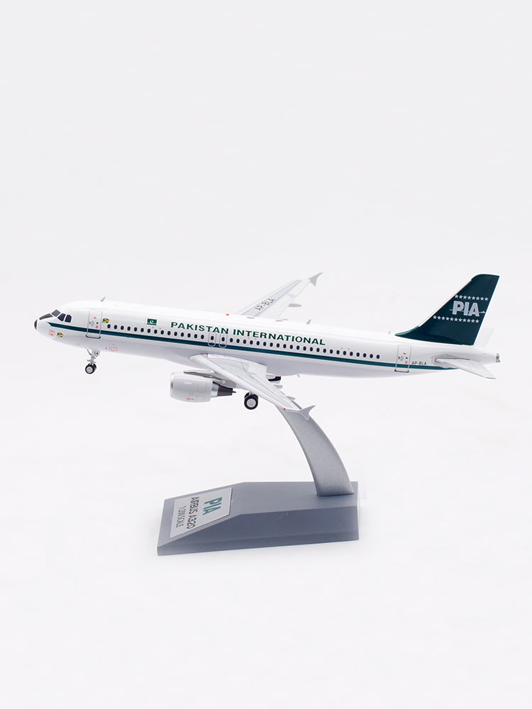 1:200 InFlight200 Pakistan International Airlines A320 AP-BLA Aircraft Model With Stand