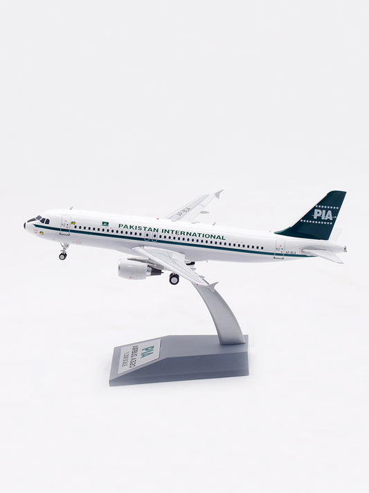 1:200 InFlight200 Pakistan International Airlines A320 AP-BLA Aircraft Model With Stand