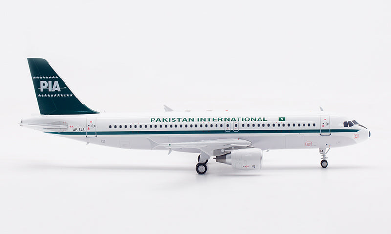 1:200 InFlight200 Pakistan International Airlines A320 AP-BLA Aircraft Model With Stand