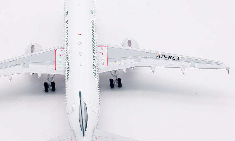 1:200 InFlight200 Pakistan International Airlines A320 AP-BLA Aircraft Model With Stand