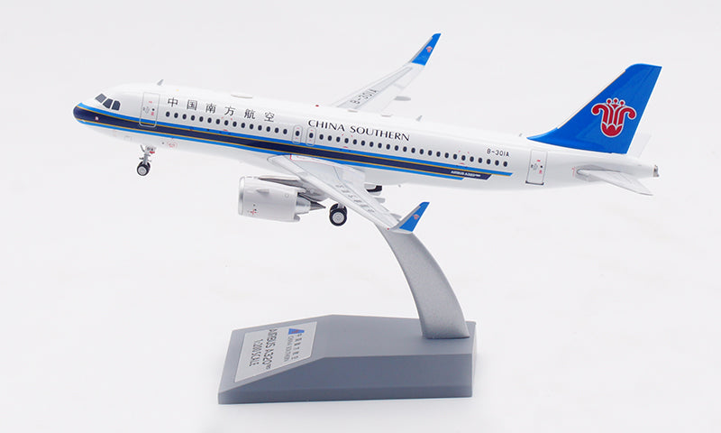 1:200 Aviation200 China Southern Airlines A320NEO B-301A Aircraft Model With Stand